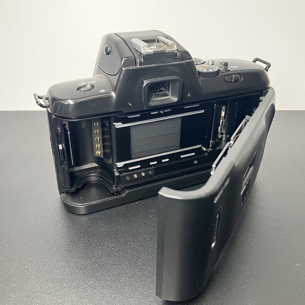 Nikon F-401X (solo corpo)