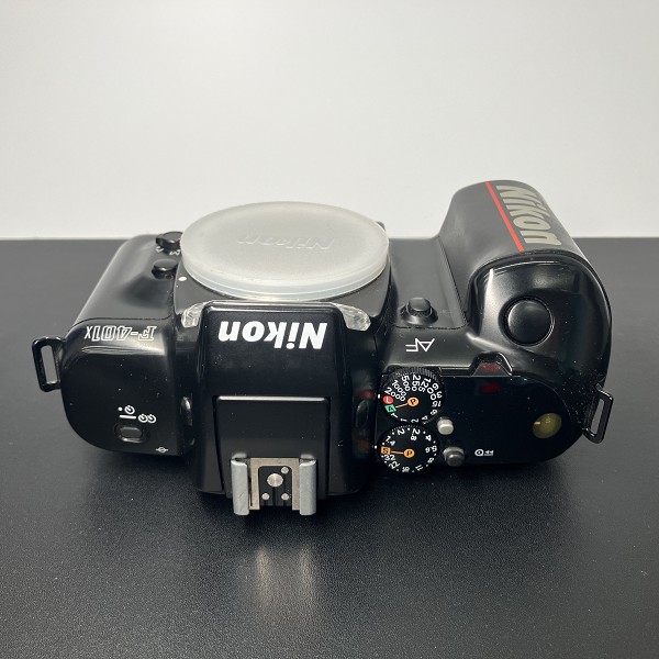 Nikon F-401X (solo corpo)
