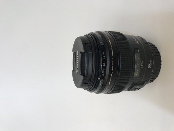 Canon EF 85mm f/1,8 USM (CN)