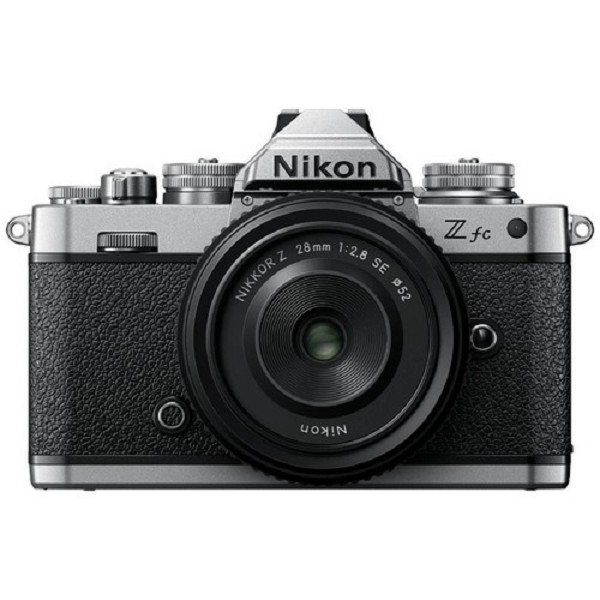 Nikon Z fc (silver) + Z 28mm f/2,8 SE + SD 64Gb